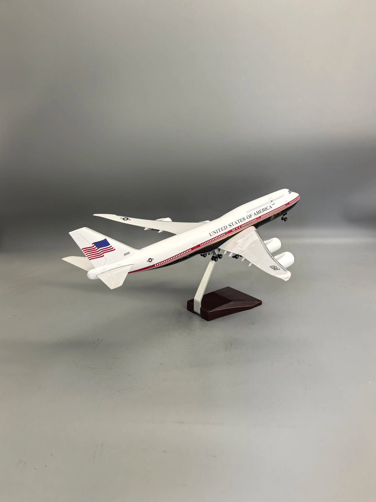 47cm Large Scale American Air Force One B747 Airplane Model Kit with Stand – Ideal for Aviation Enthusiasts and Collectors