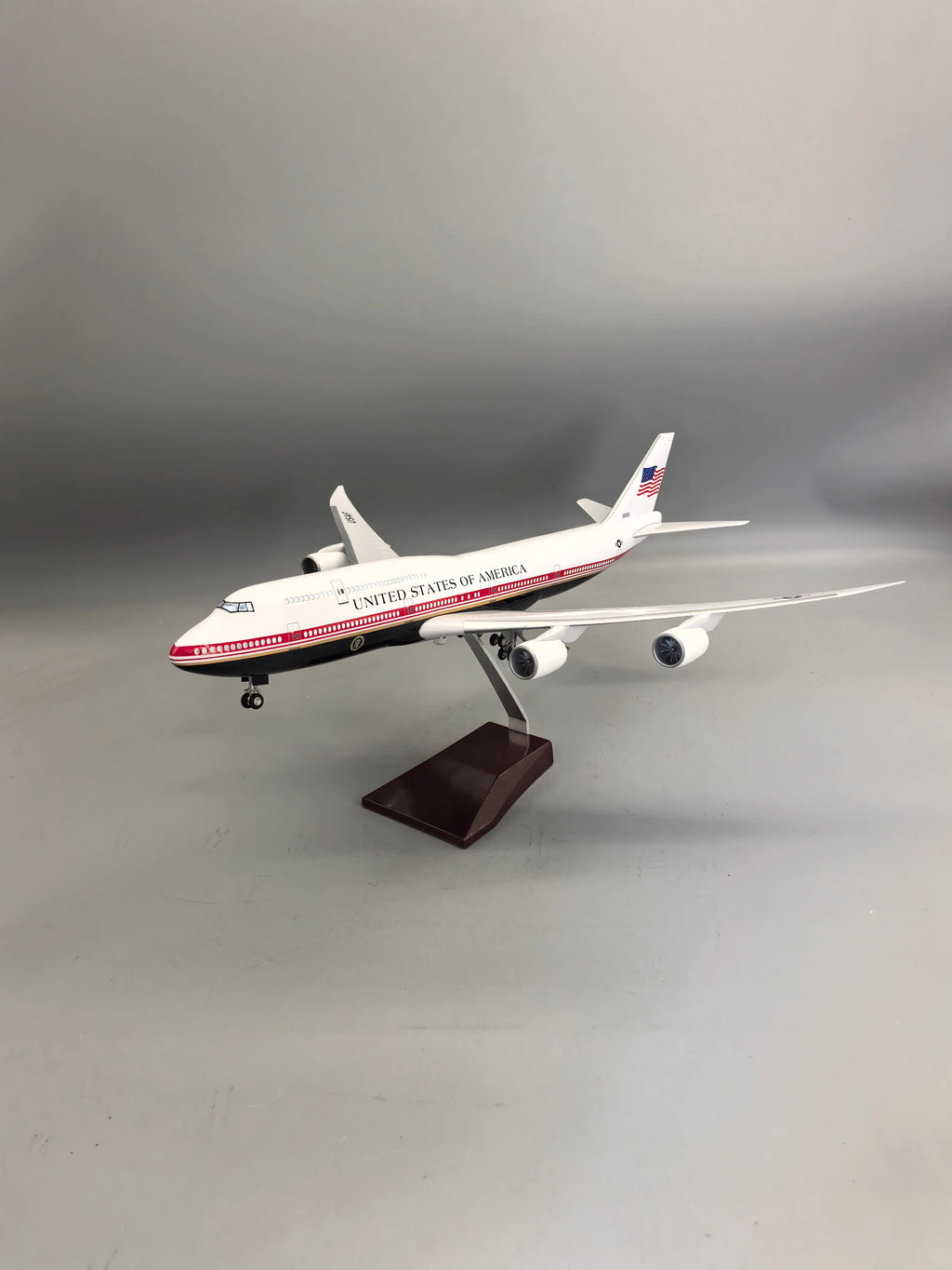 47cm Large Scale American Air Force One B747 Airplane Model Kit with Stand – Ideal for Aviation Enthusiasts and Collectors